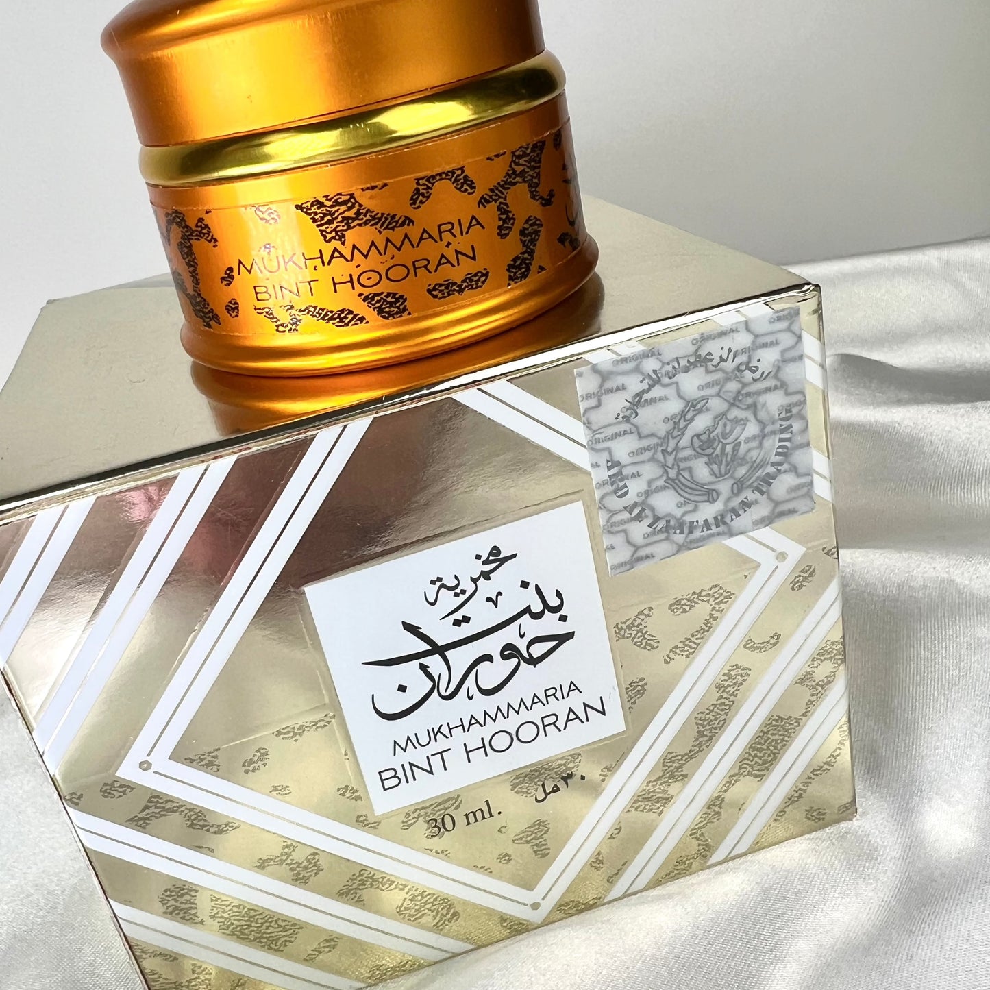 Bint Hooran Mukhammaria perfume base oil